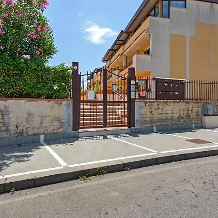 Appartement Guesthost - Bright With Balcony Giardini-Naxos
